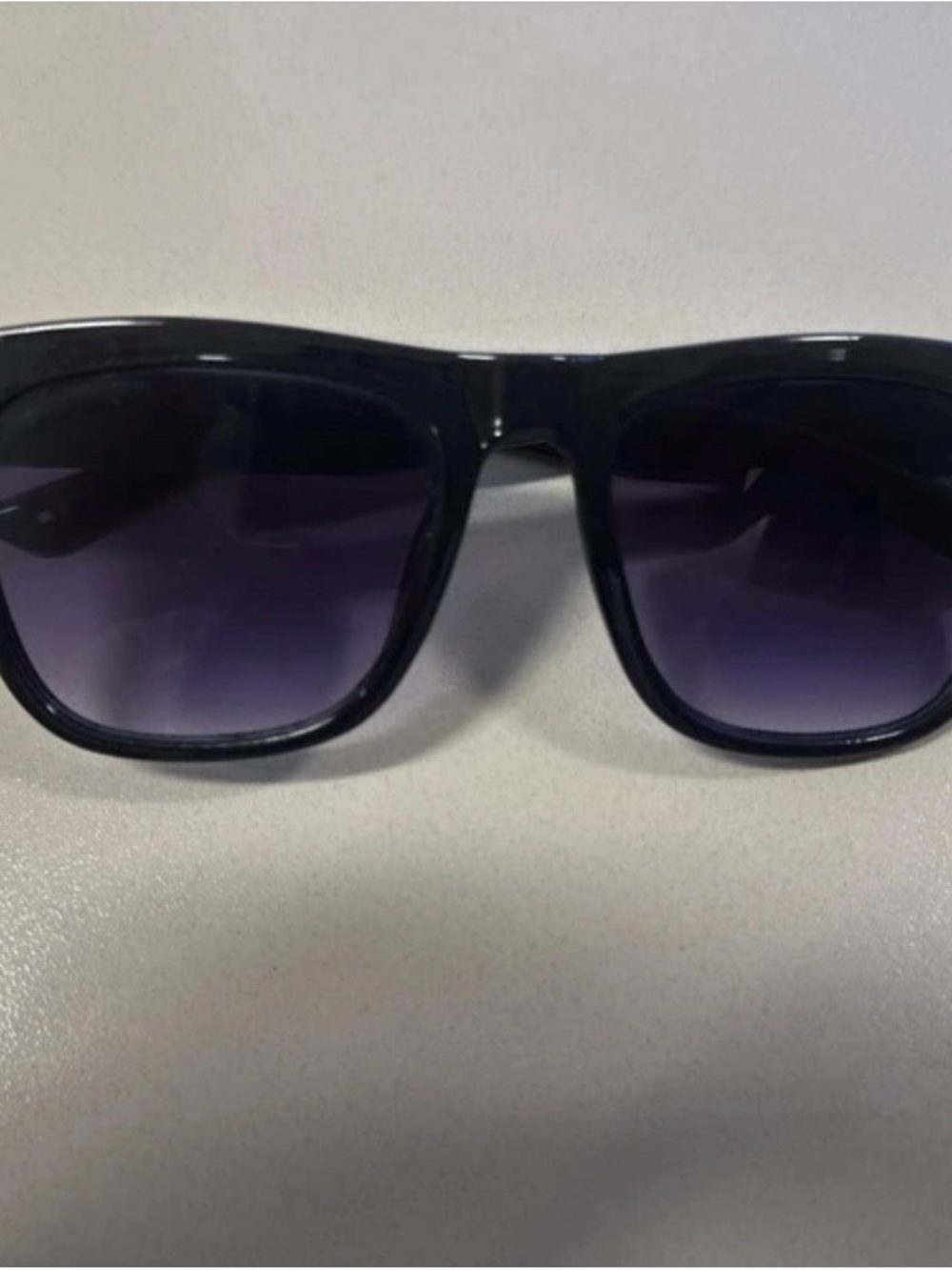 Tommy Hilfiger woman’s sunglasses -